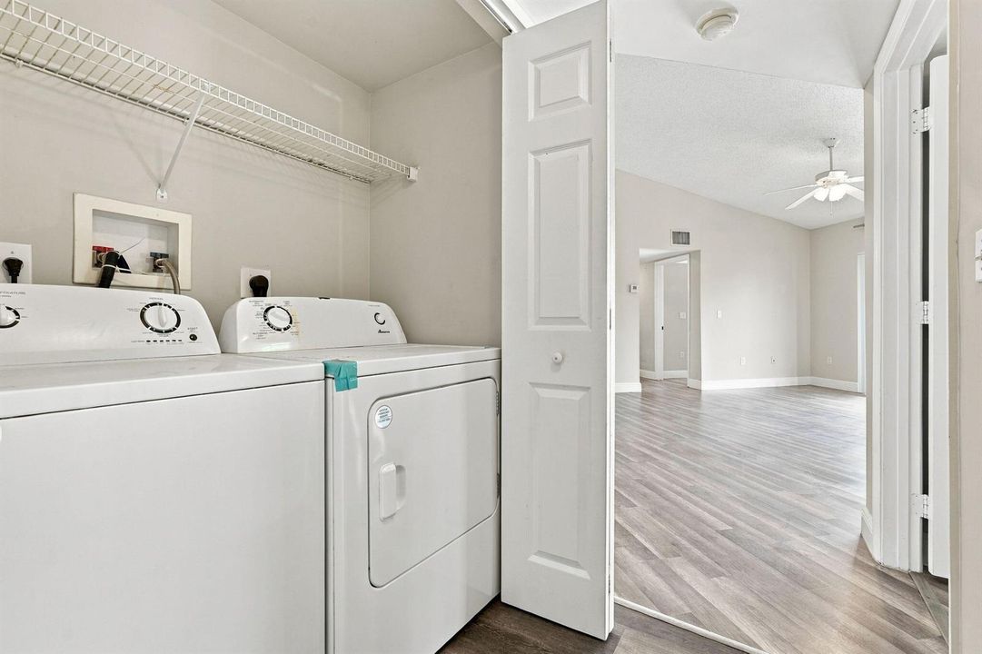 20-web-or-mls-1400_Crestwood_Ct_S_Unit_1