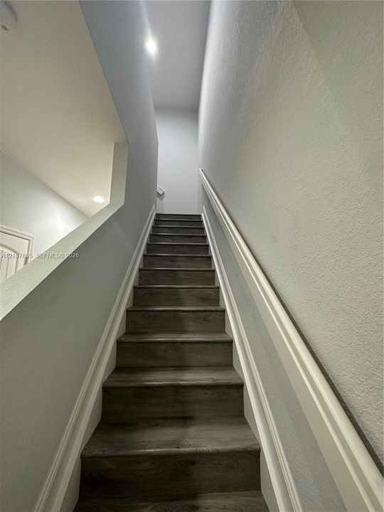 En Venta: $455,500 (3 camas, 2 baños, 1586 Pies cuadrados)