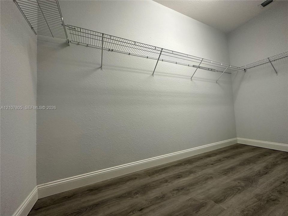 En Venta: $455,500 (3 camas, 2 baños, 1586 Pies cuadrados)