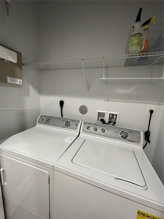 En Venta: $455,500 (3 camas, 2 baños, 1586 Pies cuadrados)