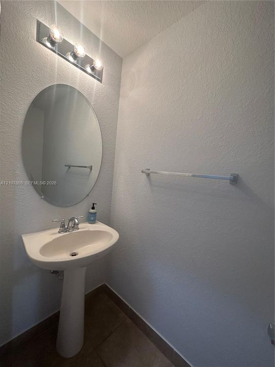 En Venta: $455,500 (3 camas, 2 baños, 1586 Pies cuadrados)