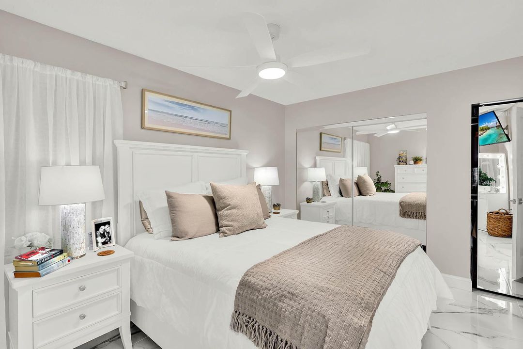 3-207_Circle_Bay-25