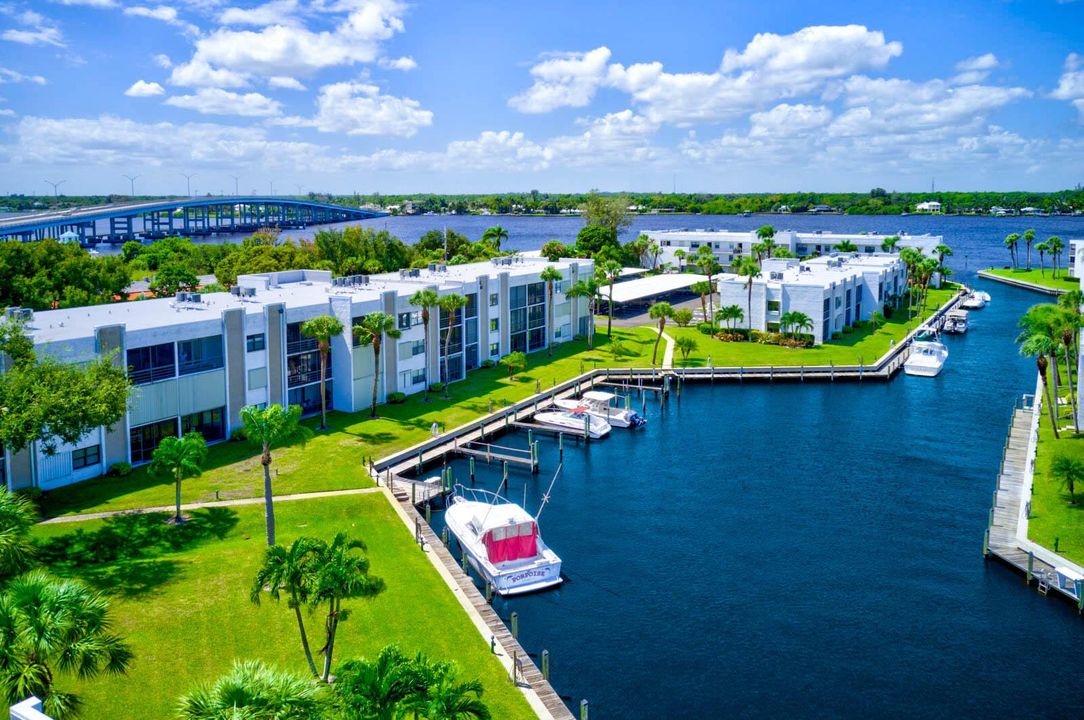 4-306_Circle_Bay-9