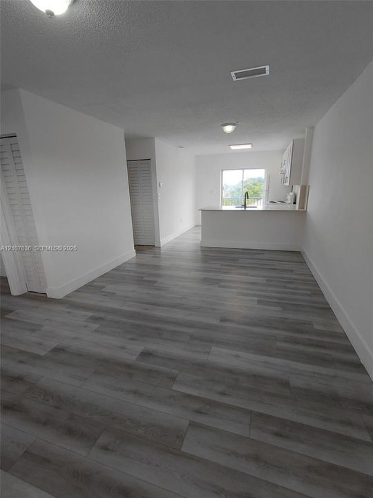 В аренду: $1,995 (2 спален, 1 ванн, 696 Квадратных фут)