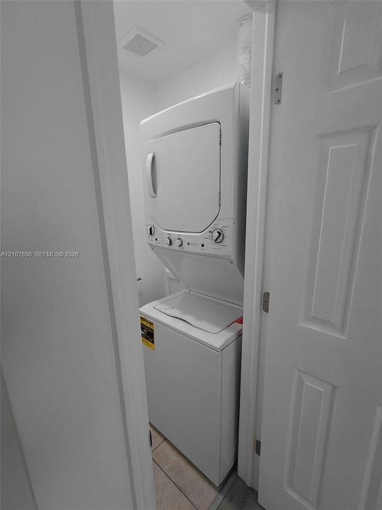 В аренду: $1,995 (2 спален, 1 ванн, 696 Квадратных фут)