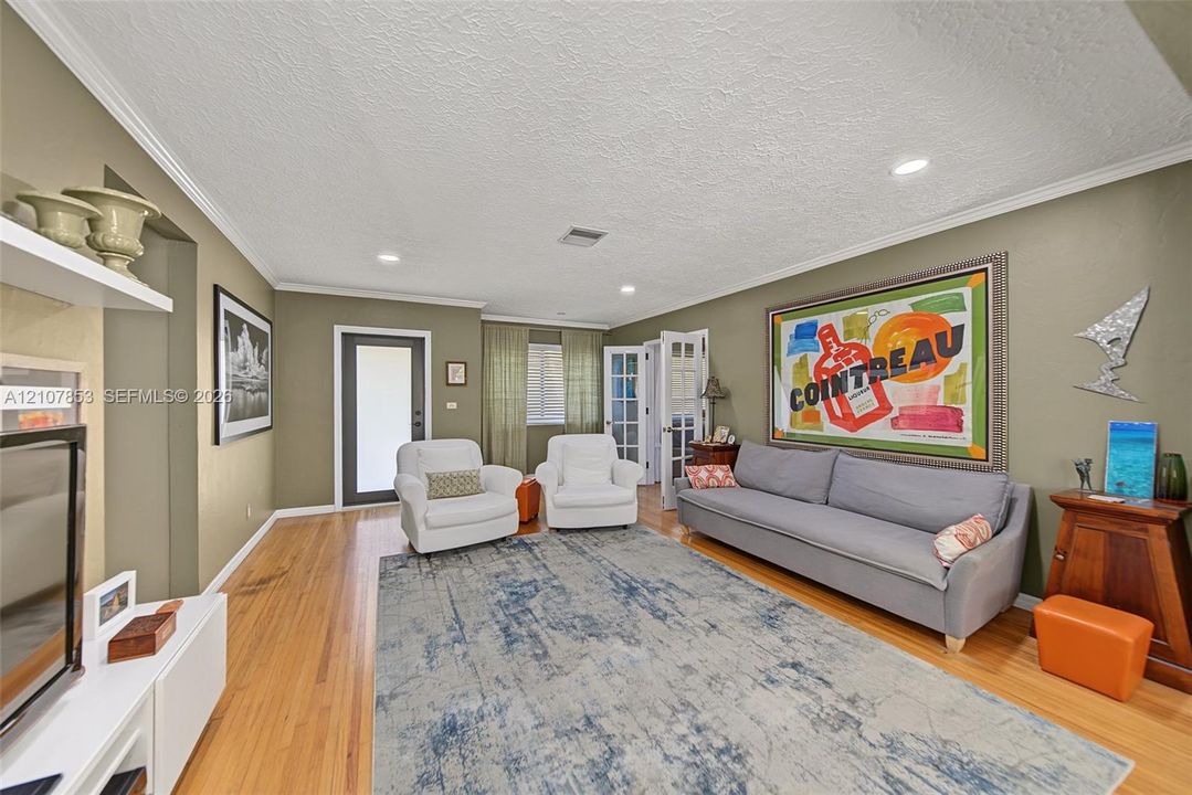 For Sale: $895,000 (3 beds, 1 baths, 0 Square Feet)