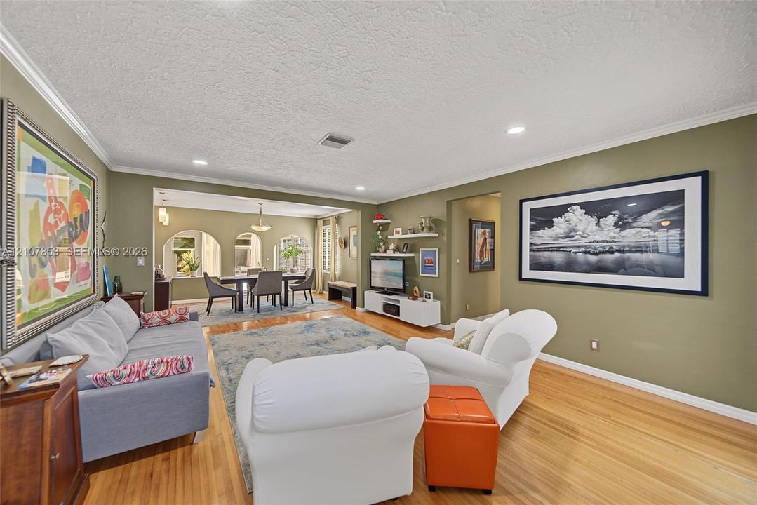 For Sale: $895,000 (3 beds, 1 baths, 0 Square Feet)