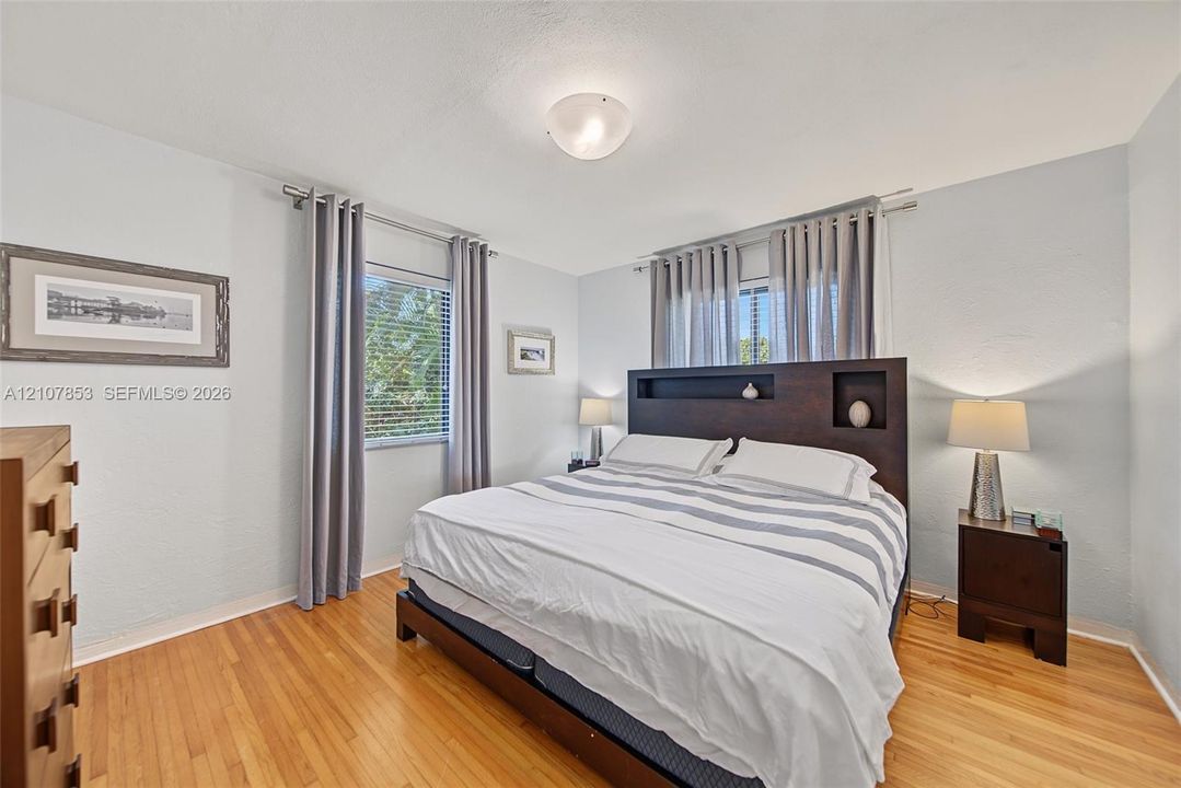For Sale: $895,000 (3 beds, 1 baths, 0 Square Feet)