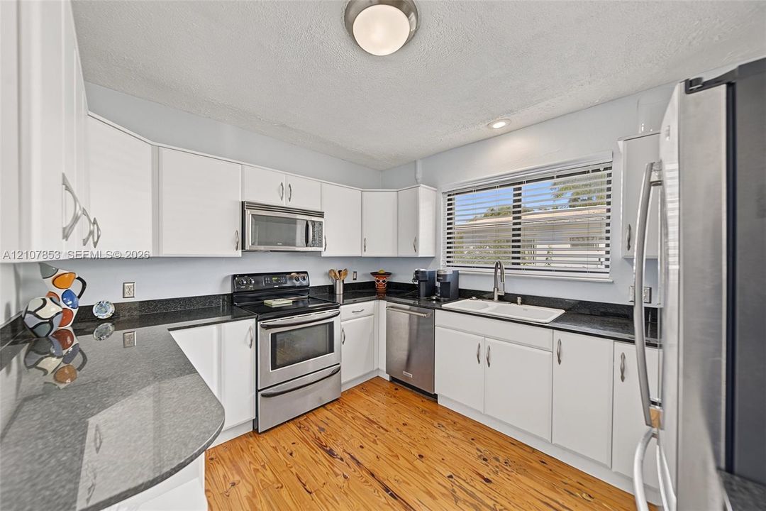For Sale: $895,000 (3 beds, 1 baths, 0 Square Feet)