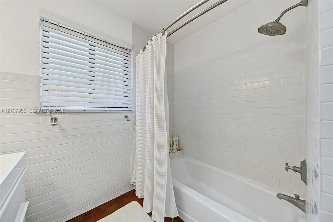 For Sale: $895,000 (3 beds, 1 baths, 0 Square Feet)