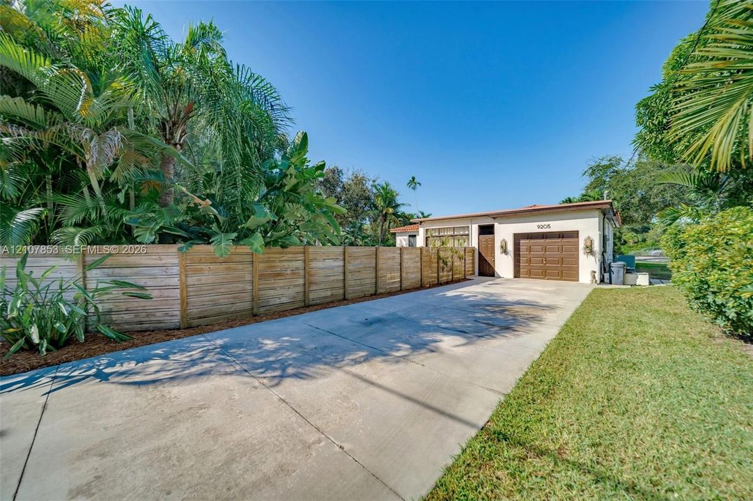 For Sale: $895,000 (3 beds, 1 baths, 0 Square Feet)