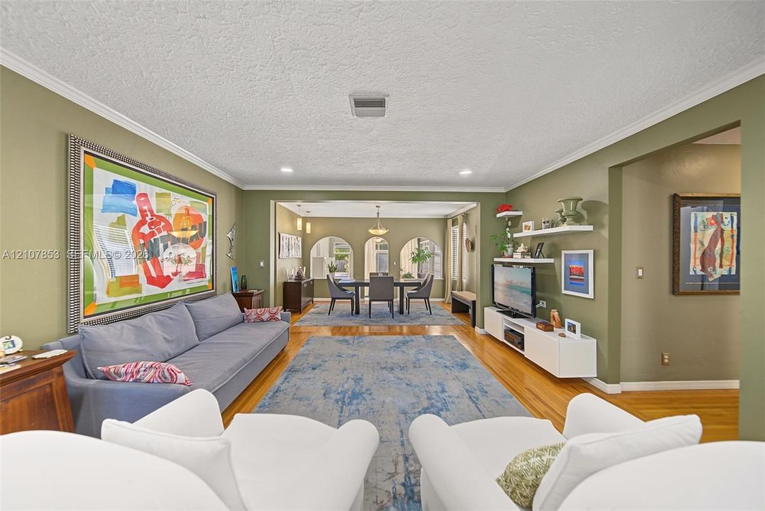 For Sale: $895,000 (3 beds, 1 baths, 0 Square Feet)