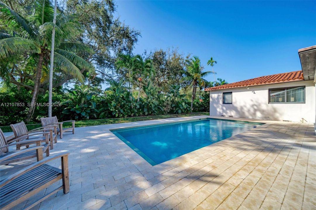 For Sale: $895,000 (3 beds, 1 baths, 0 Square Feet)