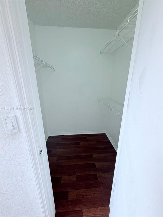 For Rent: $1,950 (2 beds, 2 baths, 1027 Square Feet)