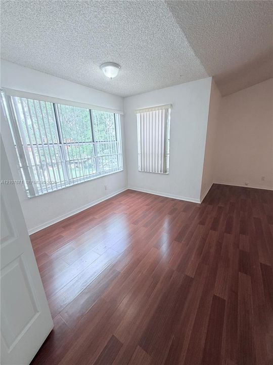 For Rent: $1,950 (2 beds, 2 baths, 1027 Square Feet)