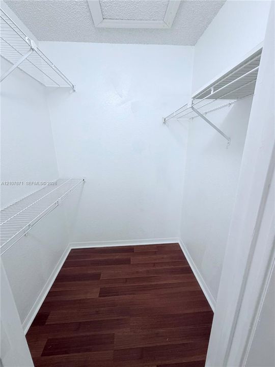 For Rent: $1,950 (2 beds, 2 baths, 1027 Square Feet)