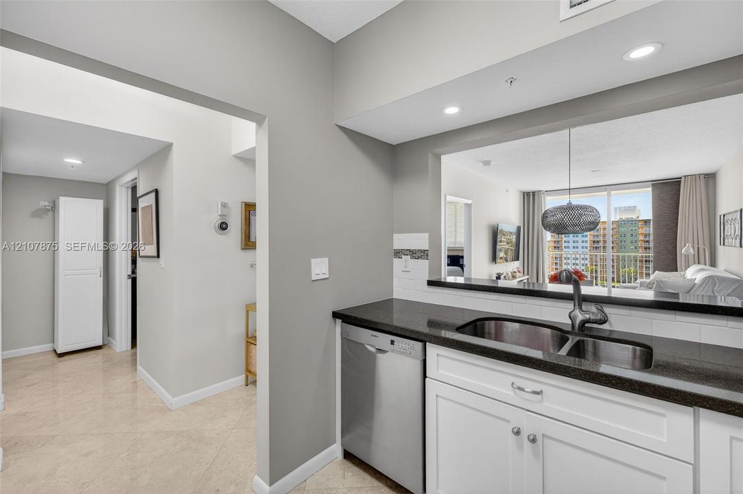 En Venta: $439,000 (1 camas, 1 baños, 790 Pies cuadrados)