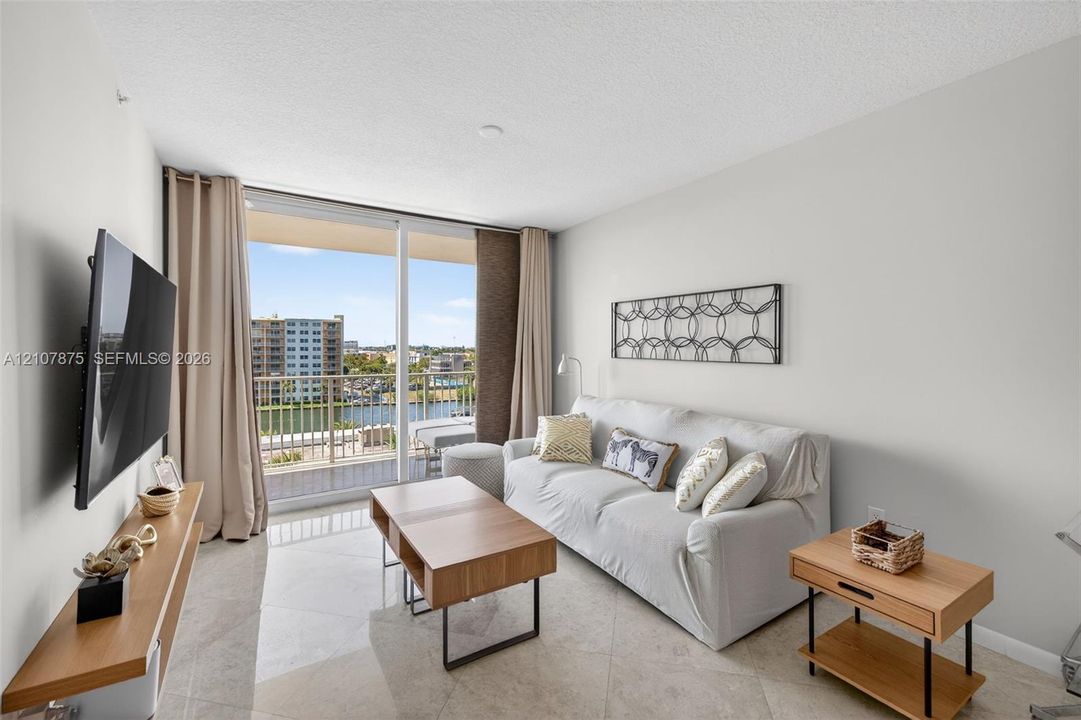 En Venta: $439,000 (1 camas, 1 baños, 790 Pies cuadrados)