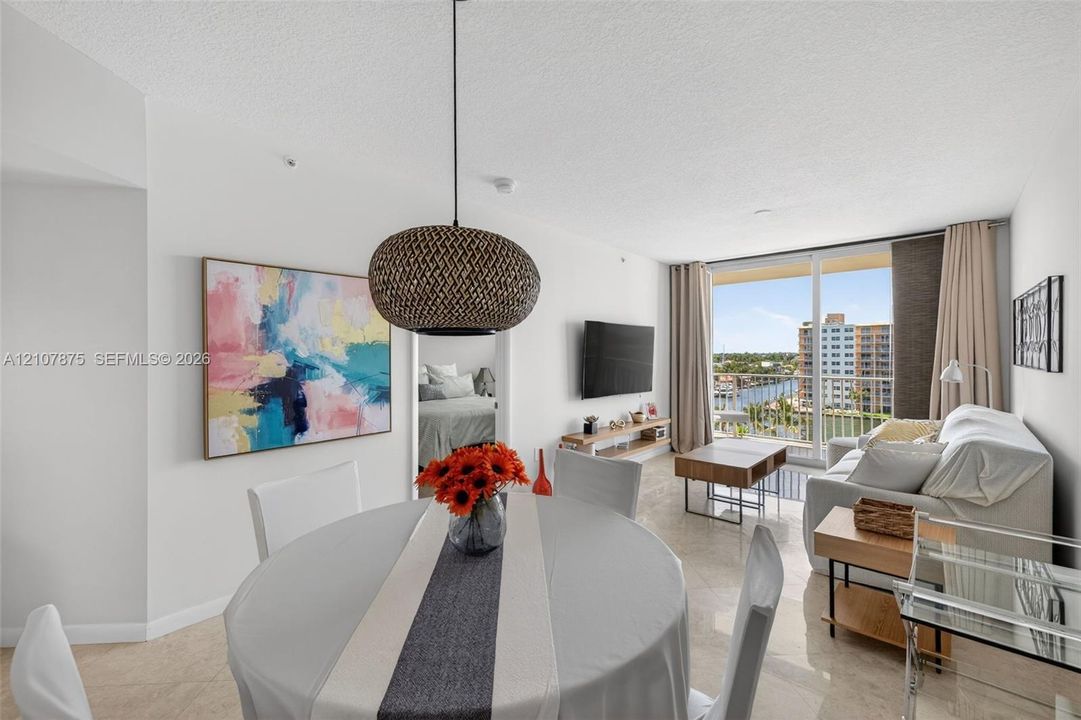 En Venta: $439,000 (1 camas, 1 baños, 790 Pies cuadrados)