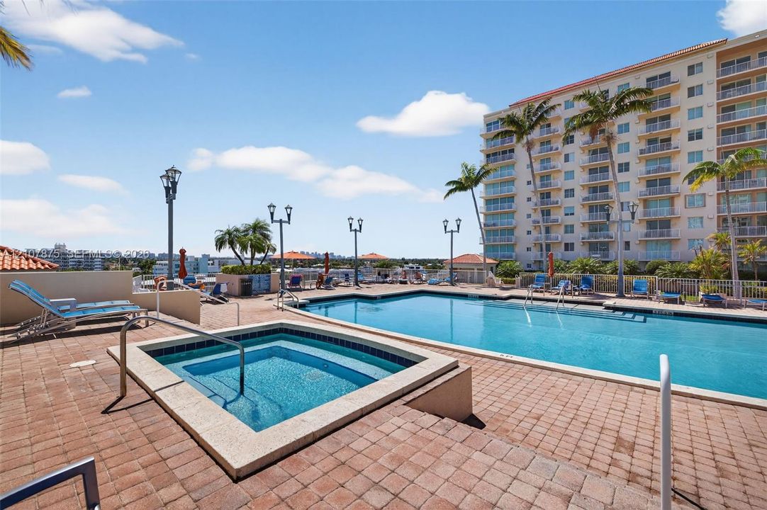 En Venta: $439,000 (1 camas, 1 baños, 790 Pies cuadrados)