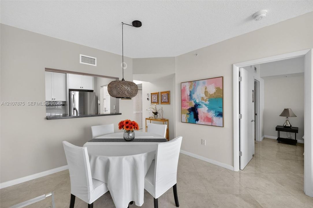 En Venta: $439,000 (1 camas, 1 baños, 790 Pies cuadrados)