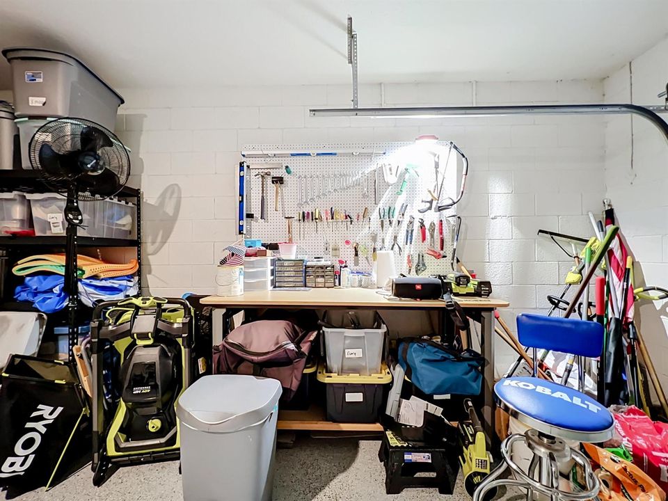 Garage work bench
