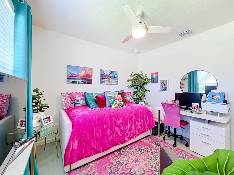Pink bedroom 2