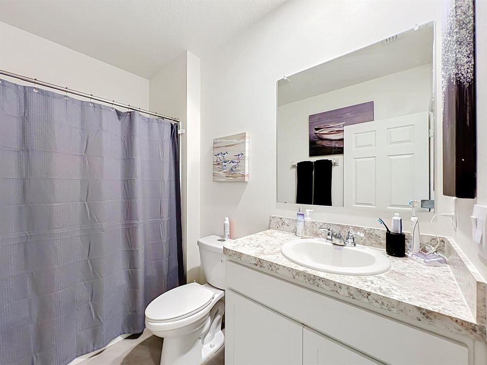 Guest bath 1