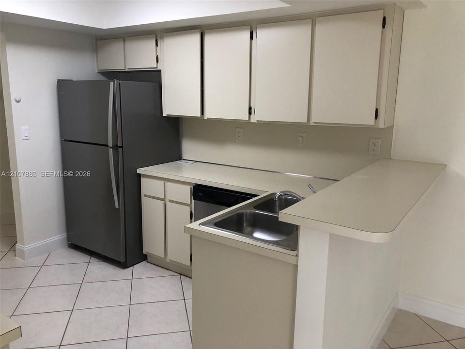 En Renta: $3,250 (3 camas, 2 baños, 1656 Pies cuadrados)