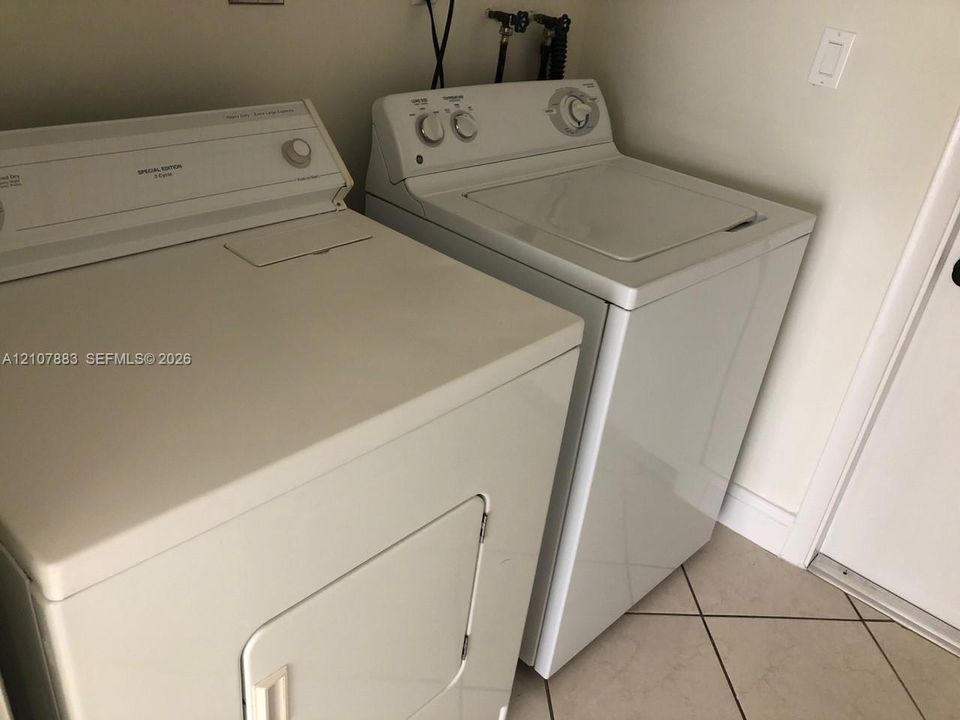 En Renta: $3,250 (3 camas, 2 baños, 1656 Pies cuadrados)