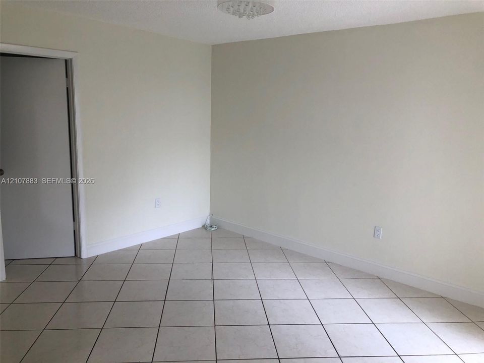 En Renta: $3,250 (3 camas, 2 baños, 1656 Pies cuadrados)