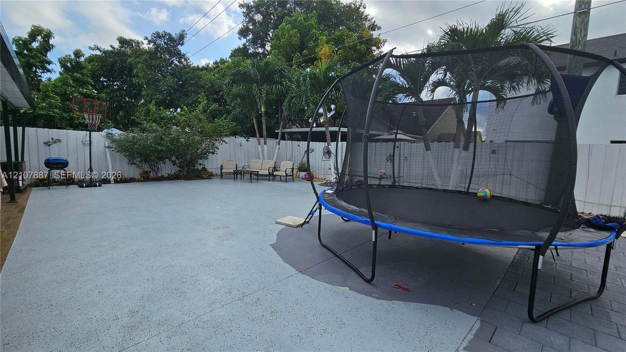 For Sale: $539,721 (3 beds, 2 baths, 1557 Square Feet)
