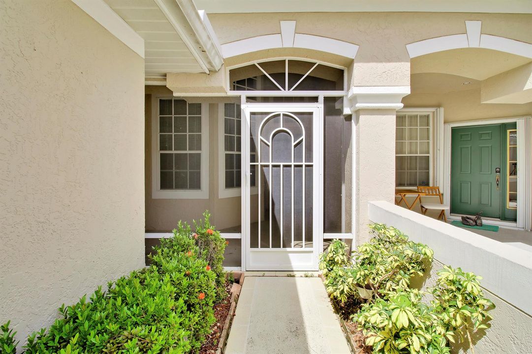 Screened Front Entry