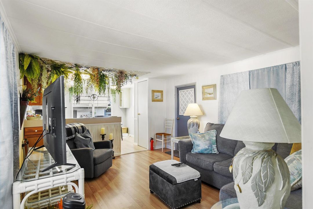 603 Garden View_Lisa Lerose_24