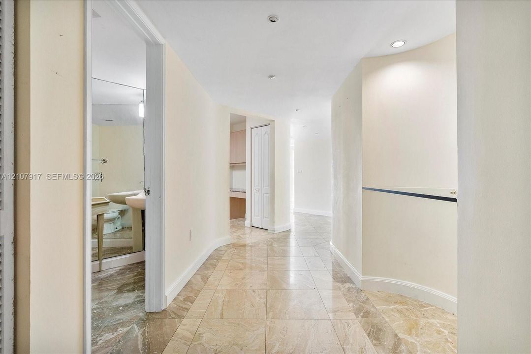 For Rent: $8,900 (3 beds, 2 baths, 1980 Square Feet)