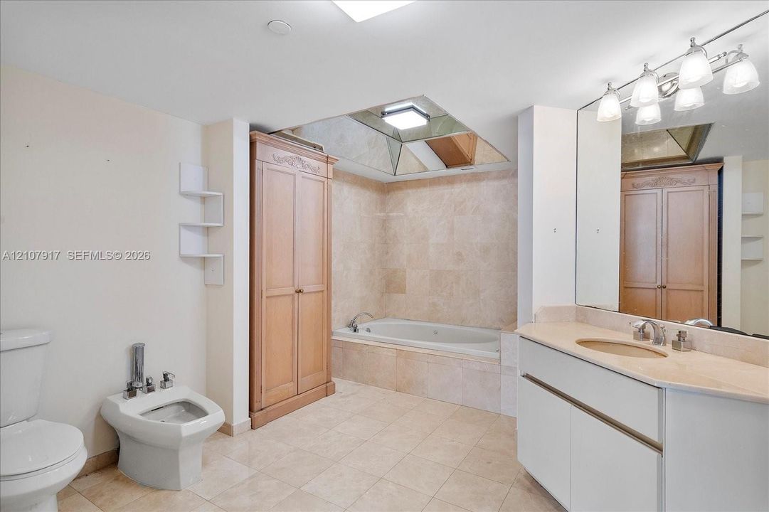 For Rent: $8,900 (3 beds, 2 baths, 1980 Square Feet)