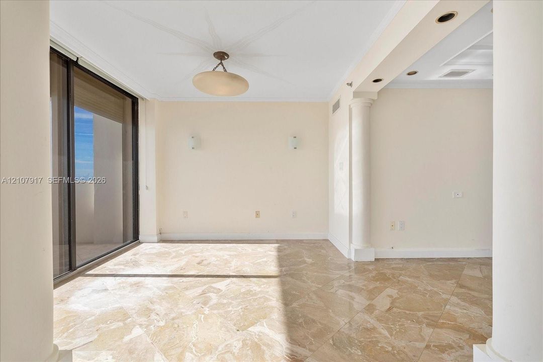 For Rent: $8,900 (3 beds, 2 baths, 1980 Square Feet)
