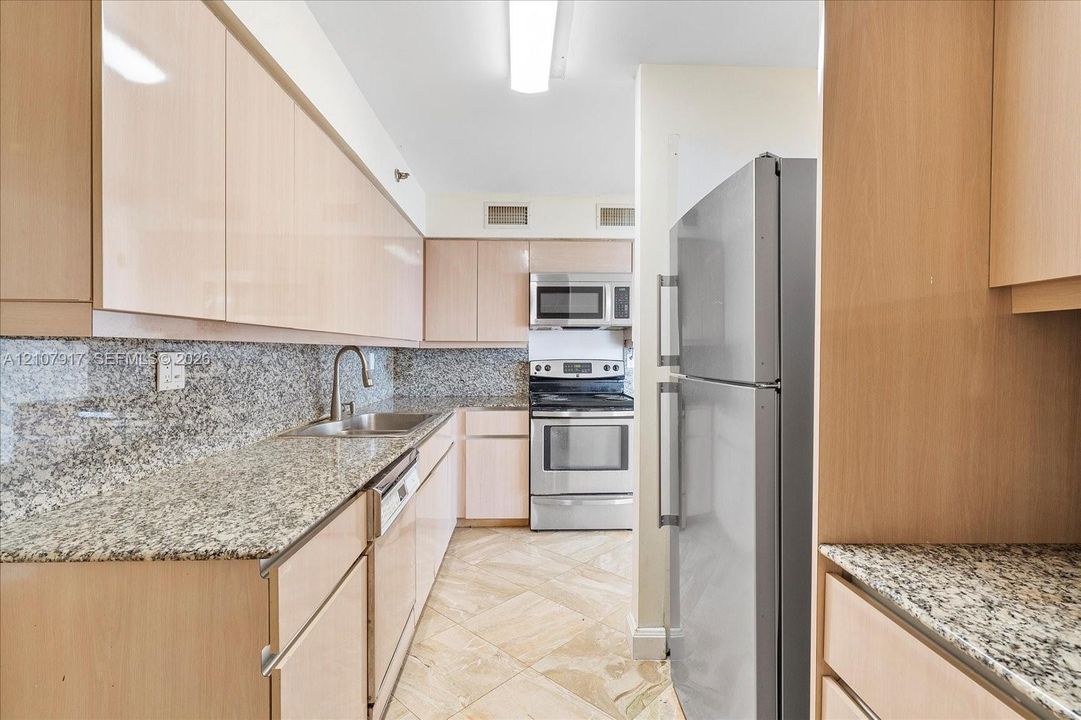 For Rent: $8,900 (3 beds, 2 baths, 1980 Square Feet)