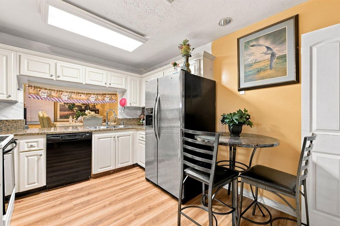 12-web-or-mls-251-w-hemingway-cir