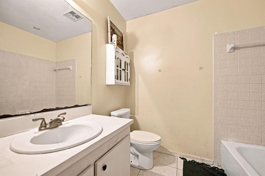 22-web-or-mls-251-w-hemingway-cir