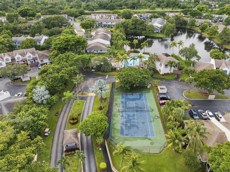 36-web-or-mls-251-w-hemingway-cir