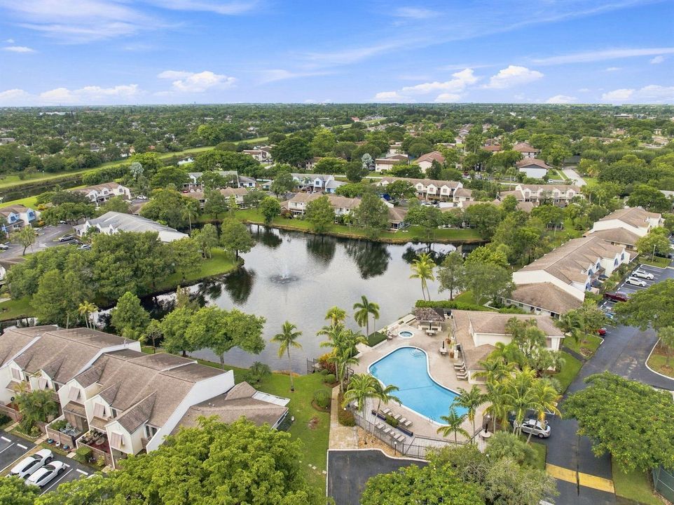 37-web-or-mls-251-w-hemingway-cir