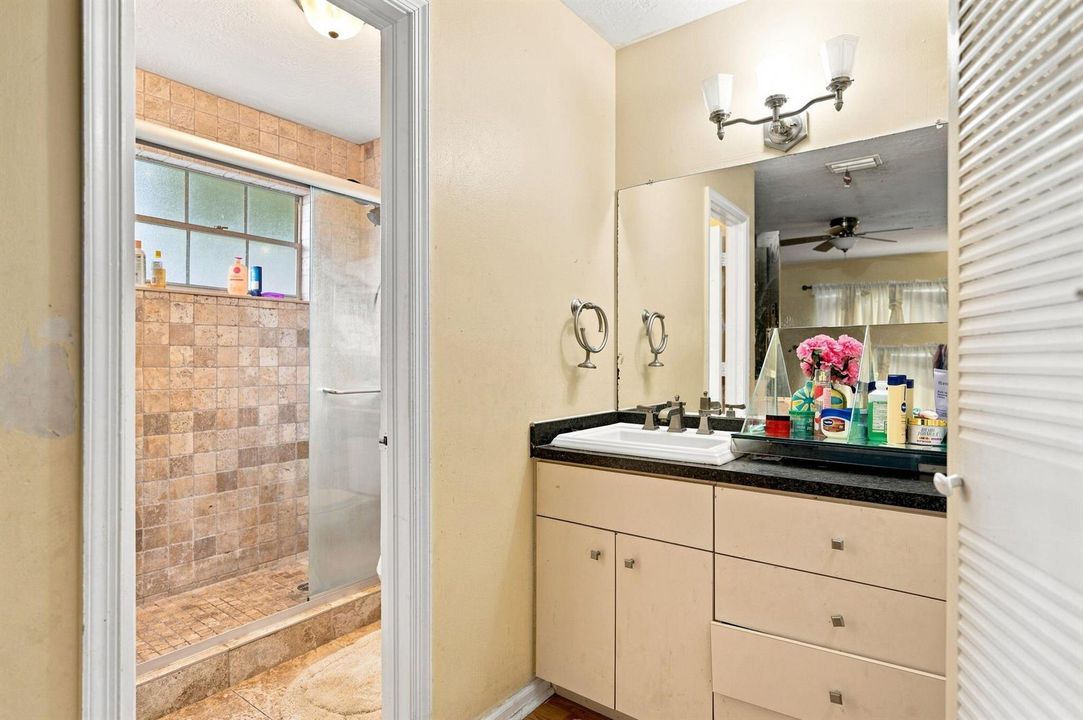 19-web-or-mls-251-w-hemingway-cir