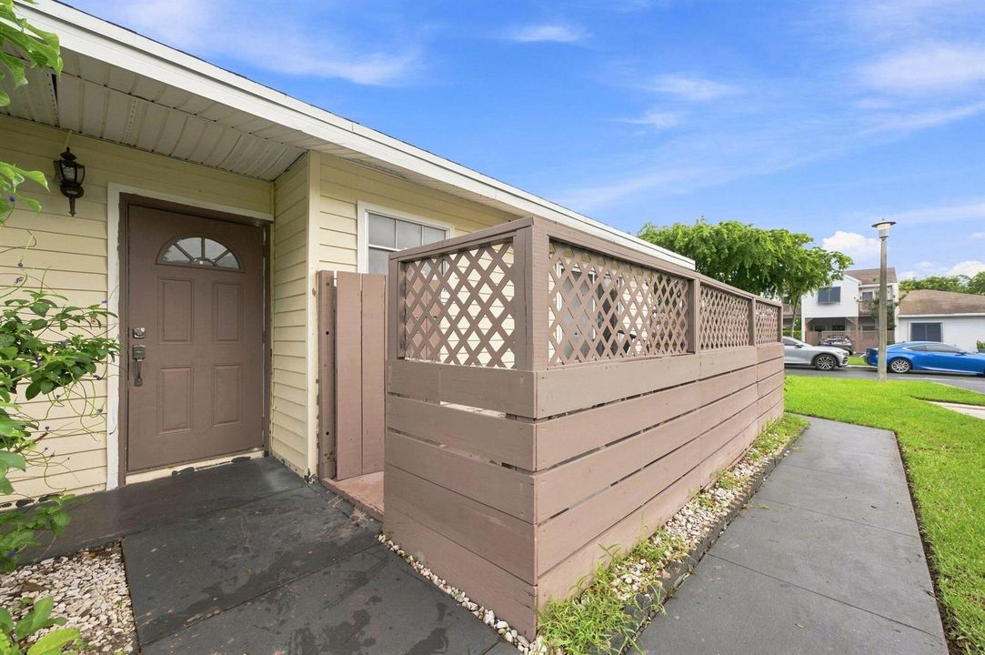 4-web-or-mls-251-w-hemingway-cir