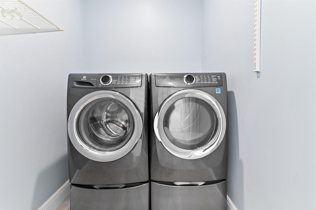 18 laundry room 01