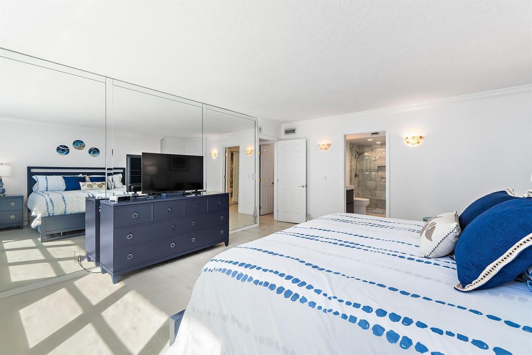 062-5440NOceanDr-PH205-SingerIsland-FULL
