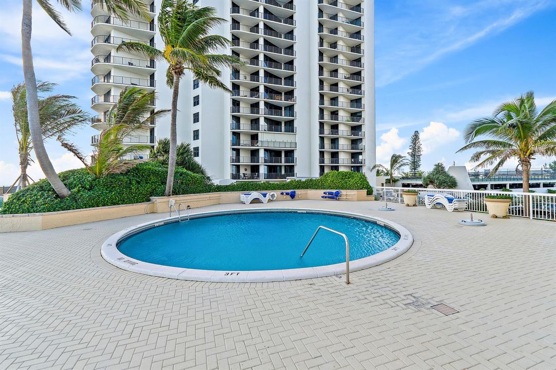 084-5440NOceanDr-PH205-SingerIsland-FULL