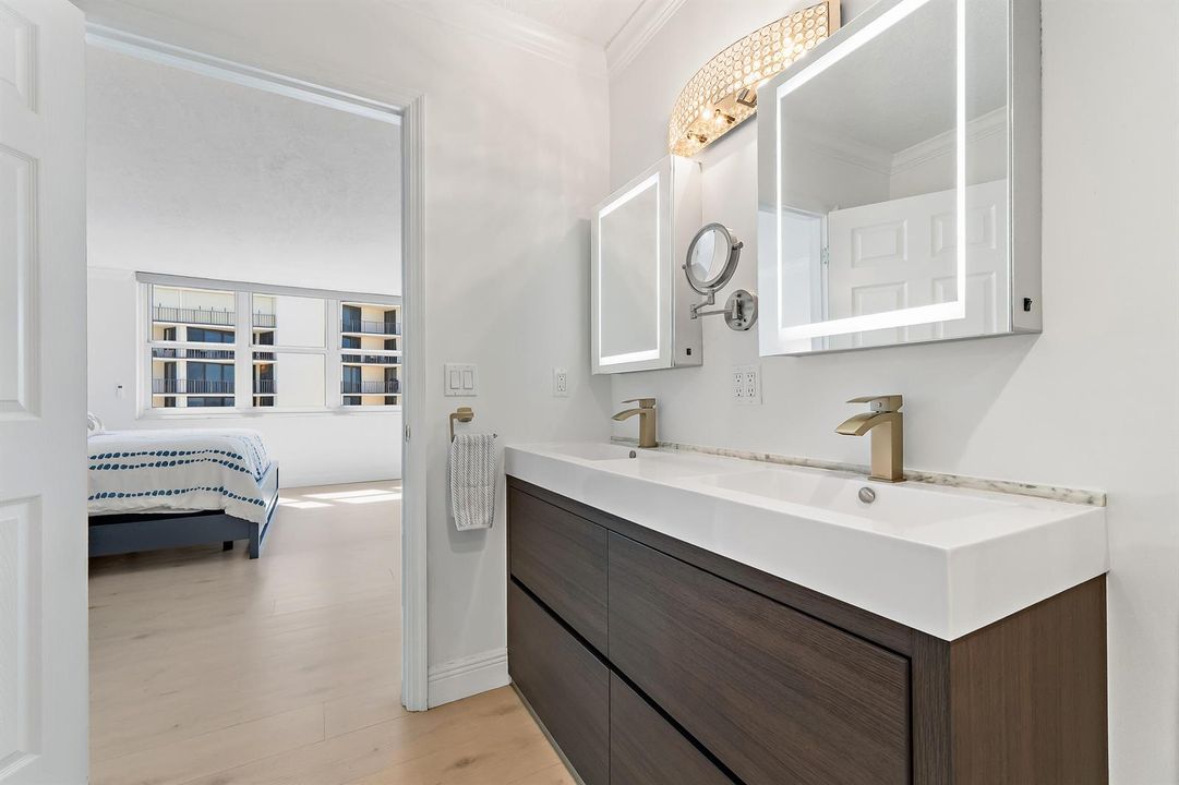 066-5440NOceanDr-PH205-SingerIsland-FULL