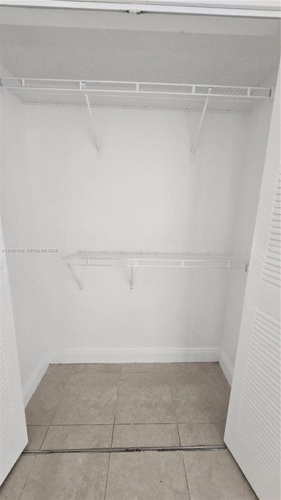 For Rent: $1,800 (1 beds, 1 baths, 749 Square Feet)