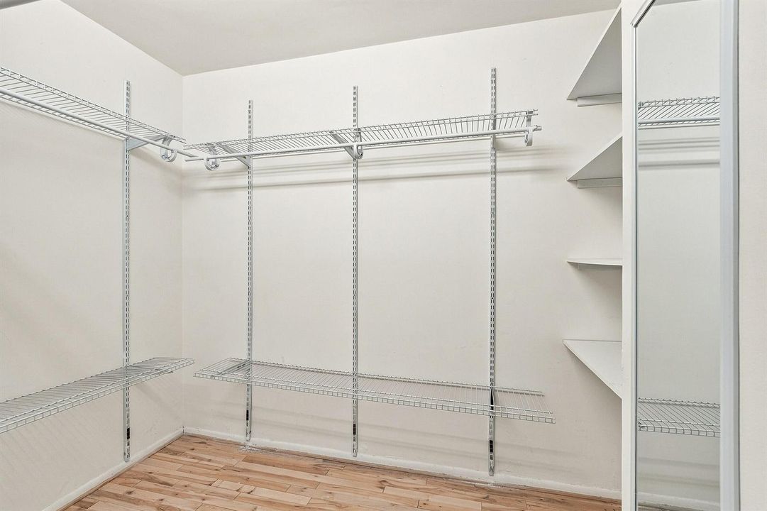 walk in closet